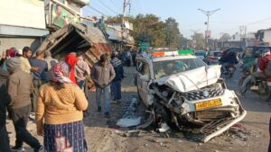 तेज़ रफ़्तार ट्रक