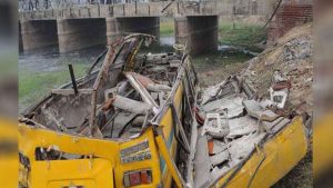 bus-with-50-children-falls-into-canal