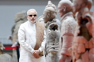 XI'AN, CHINA - MAY 14: (CHINA OUT) India Prime Minister Narendra Modi visits Emper Qins Terra-cotta Warriors and Horses Museum on May 14, 2015 in Xi'an, Shaanxi province of China. India Prime Minister Narendra Modi is on a three-day visit to China.  (Photo by VCG/VCG via Getty Images)