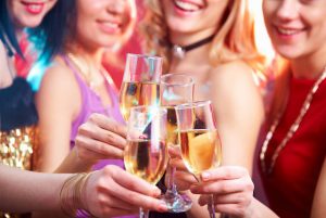 women-drinking-champagne