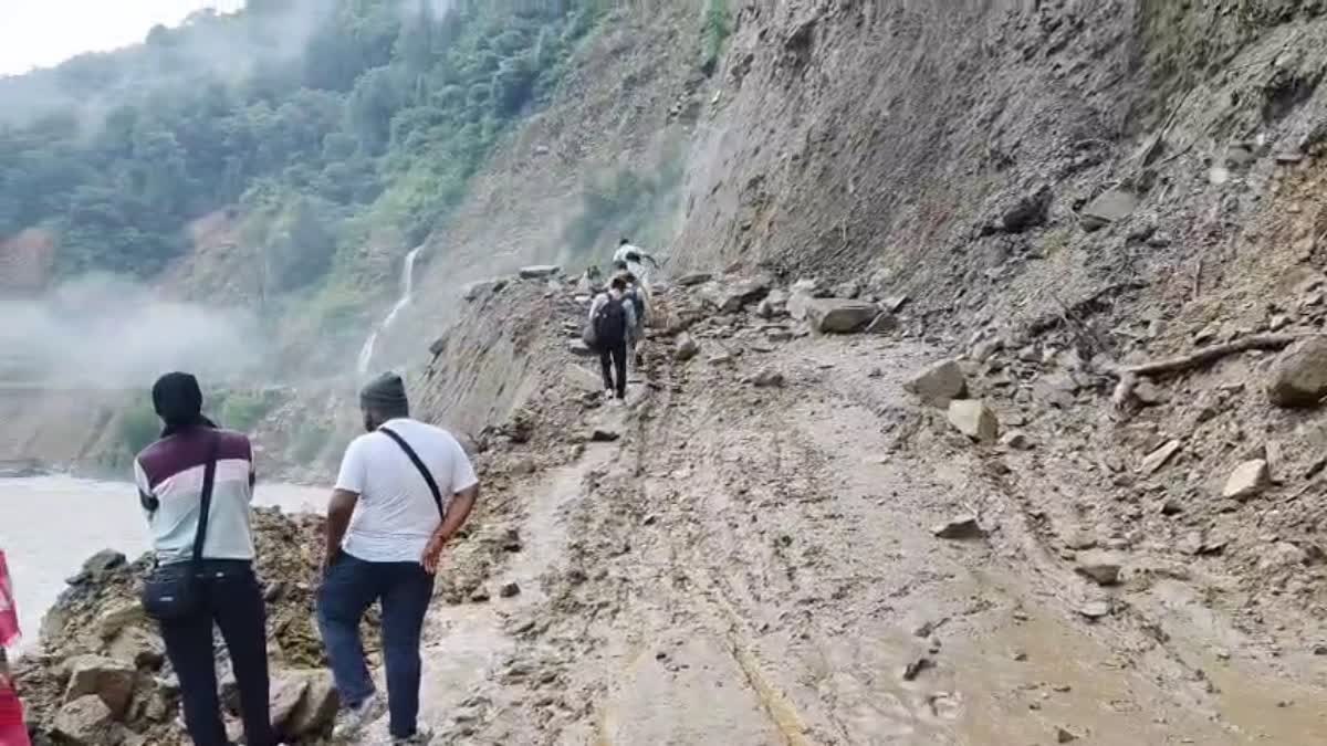 केदारनाथ हाईवे ठप