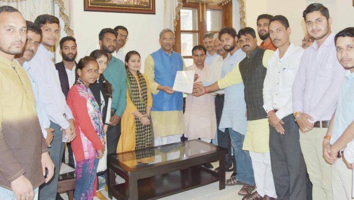 ABVP ने 43 बिन्दुओं का ज्ञापन मुख्यमंत्री को सौंपा,