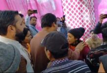 रूड़की: जनसुनवाई बनी सियासी अखाड़ा, निगम शिविर में जलभराव पर हंगामा रूड़की