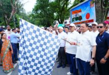 मुख्यमंत्री ने शौर्य स्थल पर पुष्पचक्र अर्पित कर शहीदों को दी श्रद्धांजलि, ‘रन फॉर कारगिल हीरोज’ मैराथॉन को दिखाई हरी झंडी