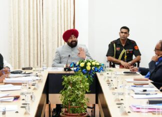 राज्यपाल ने राजकीय विश्वविद्यालयों की समीक्षा बैठक ली, गुणवत्तापूर्ण और छात्र केन्द्रित शिक्षा पर दिया जोर
