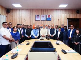 इंडिया डिजिटल इंपॉवरमेंट मीट एंड अवॉर्ड के आयोजकों ने CM से की मुलाकात, आयोजन से जुड़े विषयों पर हुई चर्चा dehradun news