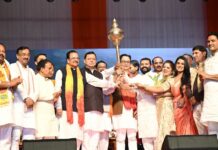 खटीमा में जनजातीय समाज के लिए बड़ा ऐलान, एकलव्य स्कूल को मिलेंगे 10 करोड़