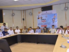 अल्मोड़ा में मंत्री धन सिंह रावत ने की अधिकारियों के साथ बैठक, हर विकासखंड में एक आदर्श सहकारिता गांव विकसित करने के निर्देश