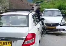 गंगोत्री नेशनल हाईवे पर दो कारों की आमने-सामने टक्कर, सभी यात्री सुरक्षित