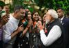 श्रीलंका में मोदी मैजिक ! प्रवासियों ने तिरंगे के संग किया जोरदार स्वागत…..