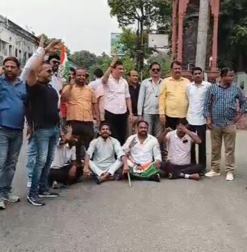 राहुल गांधी के दौरे को लेकर तकरार बढ़ी, परेड ग्राउंड की अनुमति रद्द होने पर कांग्रेस का प्रदर्शन