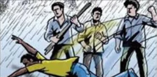 करवाचौथ पर प्रमिका का व्रत खुलवाने पहुंचा था प्रेमी, गांव वालों ने पकड़कर कर दी धुनाई MARPEET