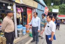मसूरी में स्मार्ट मीटर पर भ्रांतियां दूर करने घर-घर पहुंचे यूपीसीएल के अधिकारी