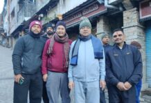 नैनीताल में मॉर्निंग वॉक पर सीएम धामी, जनता से मुलाकात भी की