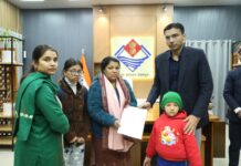 विधवा शांति राणा के सिर से जिला ने प्रशासन हटाया कर्ज का भार, सीएसआर फंड से 4 लाख बैंक खाते में हस्तांतरित