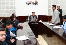 मुख्यमंत्री ने उत्तराखण्ड भवन एवं अन्य सन्निर्माण कर्मकार कल्याण बोर्ड के अंतर्गत विभिन्न योजनाओं के 4224 श्रमिकों को हस्तान्तरित की ₹ 12 करोड़ 89 लाख 85 हजार की धनराशि