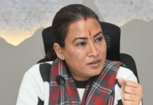 योजनाओं के क्रियान्वयन में लाएं तेजी : रेखा आर्या