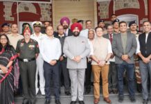 Dehradun News: काउंटर ड्रोन तकनीक को लेकर विशेषज्ञों की राज्यपाल गुरमीत सिंह से चर्चा, बॉर्डर सुरक्षा पर जोर