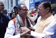 दिल्ली : ‘अपनापन–नरेंद्र मोदी संग मेरे अनुभव’ के लोकार्पण कार्यक्रम में शामिल हुए सीएम धामी