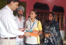 लवप्रीत की सोच ने जीता CM धामी का दिल, घर पहुंचकर अधिकारियों ने सौंपा टैबलेट