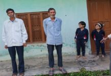 कंडारीछीना PHC में ताला, न डॉक्टर न दवा, मरीज बेहाल l