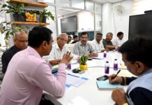 SIR को लेकर राजनीतिक दलों के साथ बैठक, 15 लाख नोटिसों पर हो चुकी सुनवाई
