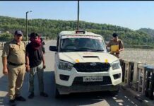 ढोल- नगाड़ों के साथ 02 आदतन अपराधियों को दून पुलिस ने किया तड़ीपार