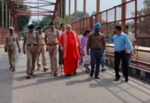 कुंभ-2027 की पेशवाई पर प्रशासन अलर्ट, निरंजनी अखाड़े के रूट का निरीक्षण