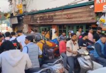 लंबी छुट्टियों में पर्यटकों से गुलजार हुई मसूरी, जाम ने बढ़ाई मुश्किलें