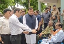 खटीमा में सीएम ने सुनी जनसमस्याएं, दिव्यांगों को व्हीलचेयर और महिलाओं को मिली रोजगार की सौगात