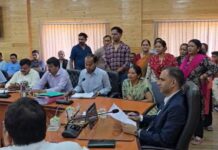 पिथौरागढ़ में जनसुनवाई में 48 शिकायतें पहुंचीं, डीएम ने समयबद्ध व गुणवत्तापूर्ण निस्तारण के दिए निर्देश pithoragarh news
