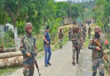 असामाजिक तत्वों ने मणिपुर के थौबल जिले में सेना के जूनियर कमीशन अधिकारी का किया अपहरण, सुरक्षा एजेंसियों ने शुरू किया तलाशी अभियान।