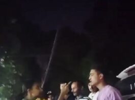 मनचले को कराटे गर्ल से छेड़छाड़ करनी पड़ी भारी, बीच सड़क में लड़की ने कर दी मनचलों की धुनाई, वीडियो वायरल…