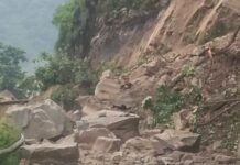 नैनीताल-काठगोदाम मार्ग पर बड़ा भूस्खलन: पहाड़ी दरकने से यातायात पूरी तरह ठप, NHAI राहत कार्य में जुटी… नैनीताल-काठगोदाम मार्ग पर बड़ा भूस्खलन