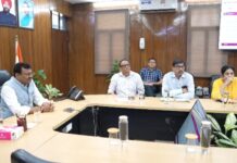 CS ने की ग्रोथ सेंटर्स की प्रगति की समीक्षा, अधिकारियों से ली जानकारी CS MEETING