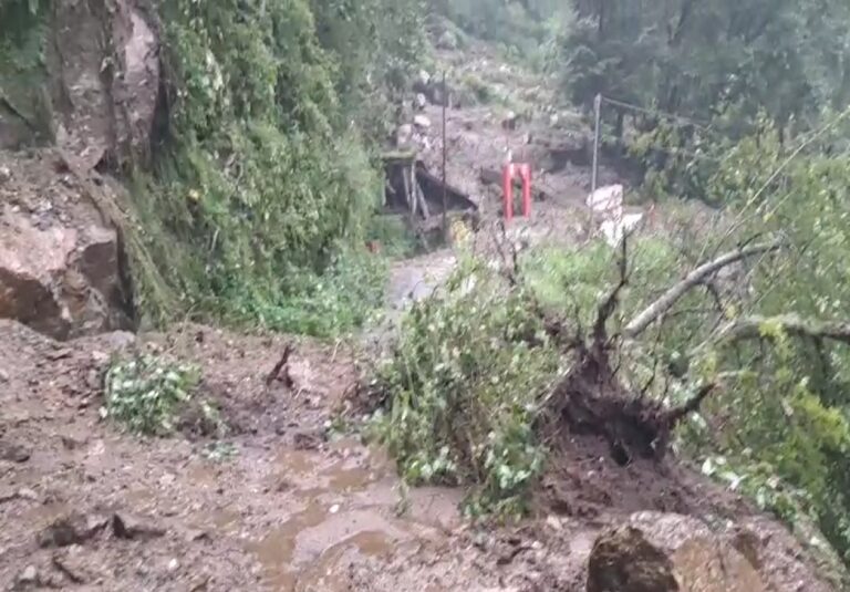 रुद्रप्रयाग में लगातार बारिश से नुकसान, डीएम ने प्रभावित क्षेत्रों में तैनात किए नोडल अधिकारी l